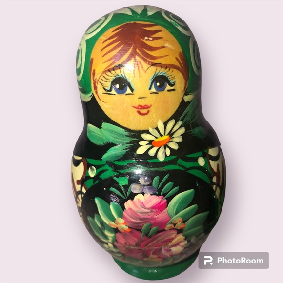 Russian Matryoshka Nesting Dolls - Picture 2 of 2
